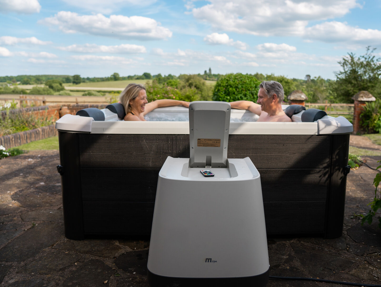 MSpa Whirlpool OSLO XL 160 x 160 cm - inkl. WiFi,App, LED, UVC