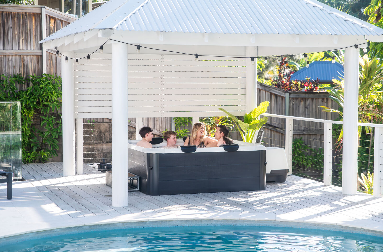 MSpa Whirlpool NEU OSLO AERO PLUS 2026 XXL 180cm inkl. App, LED, 8 Hydromassagedüsen, 140 Luftdüsen