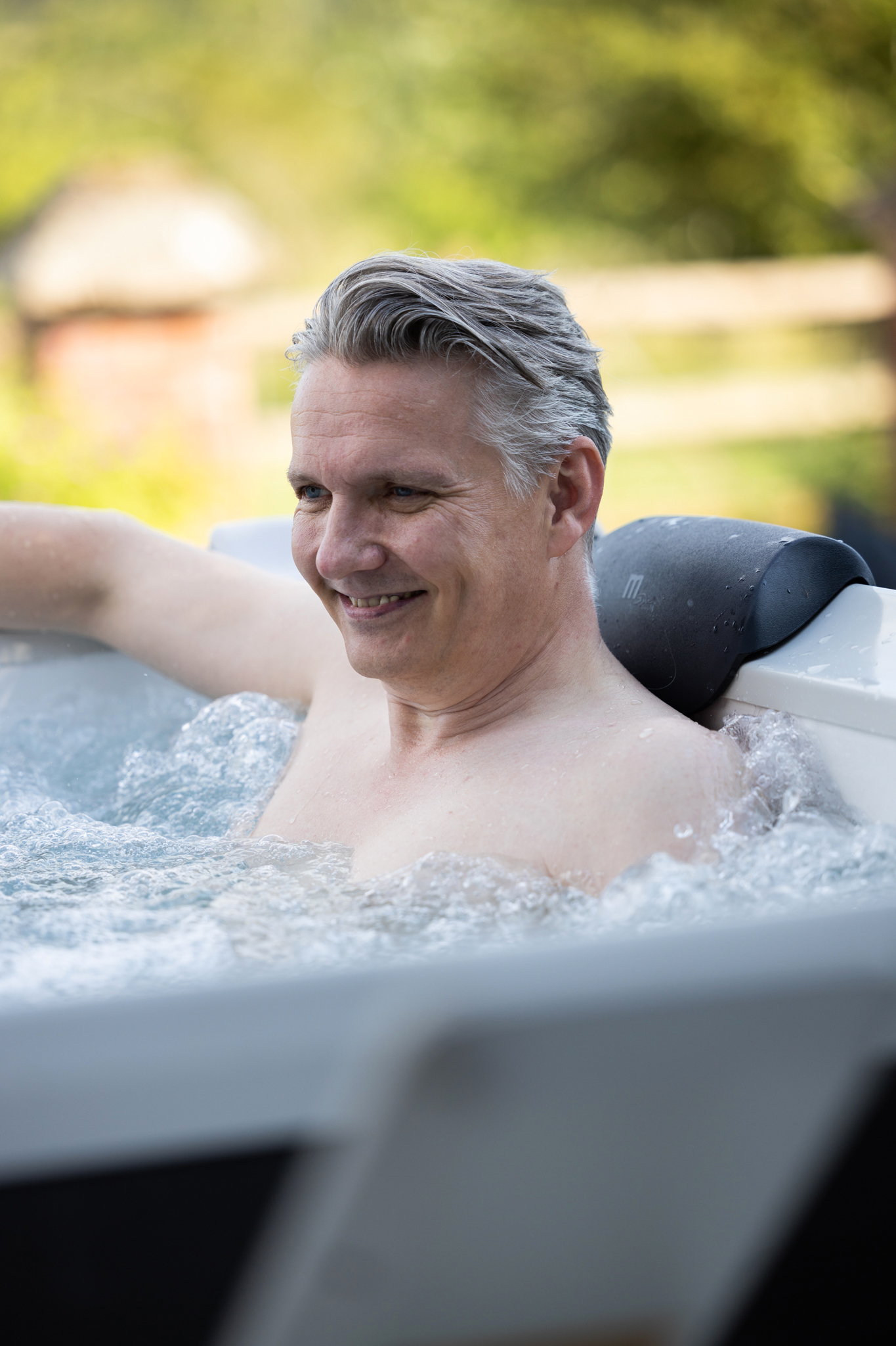 MSpa Whirlpool OSLO XL 160 x 160 cm - inkl. WiFi,App, LED, UVC