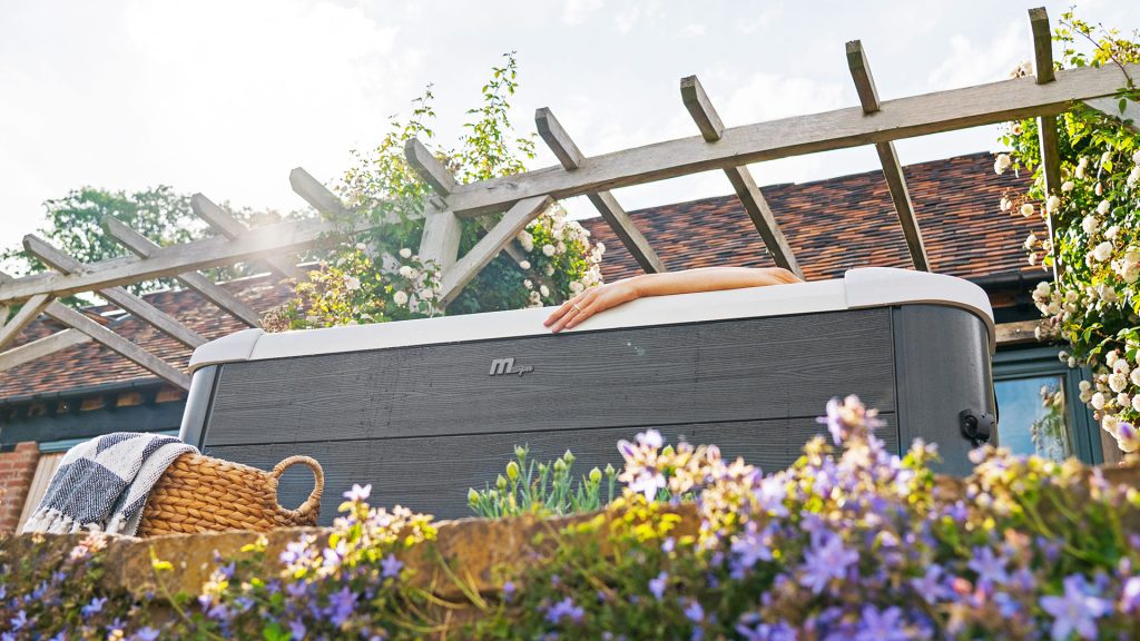 MSpa Whirlpool OSLO XL 160 x 160 cm - inkl. WiFi,App, LED, UVC