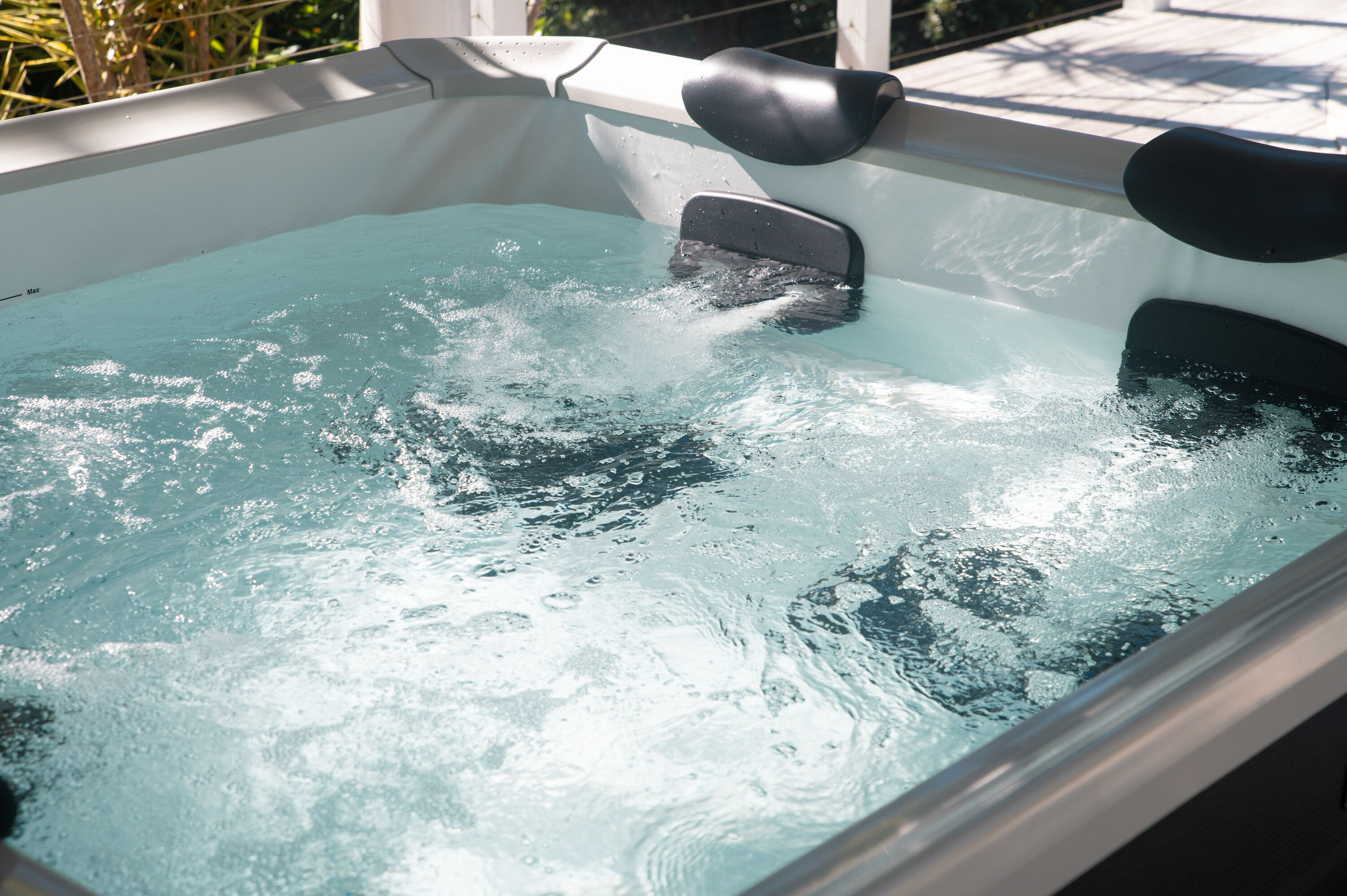 MSpa Whirlpool NEU OSLO AERO PLUS 2026 XXL 180cm inkl. App, LED, 8 Hydromassagedüsen, 140 Luftdüsen