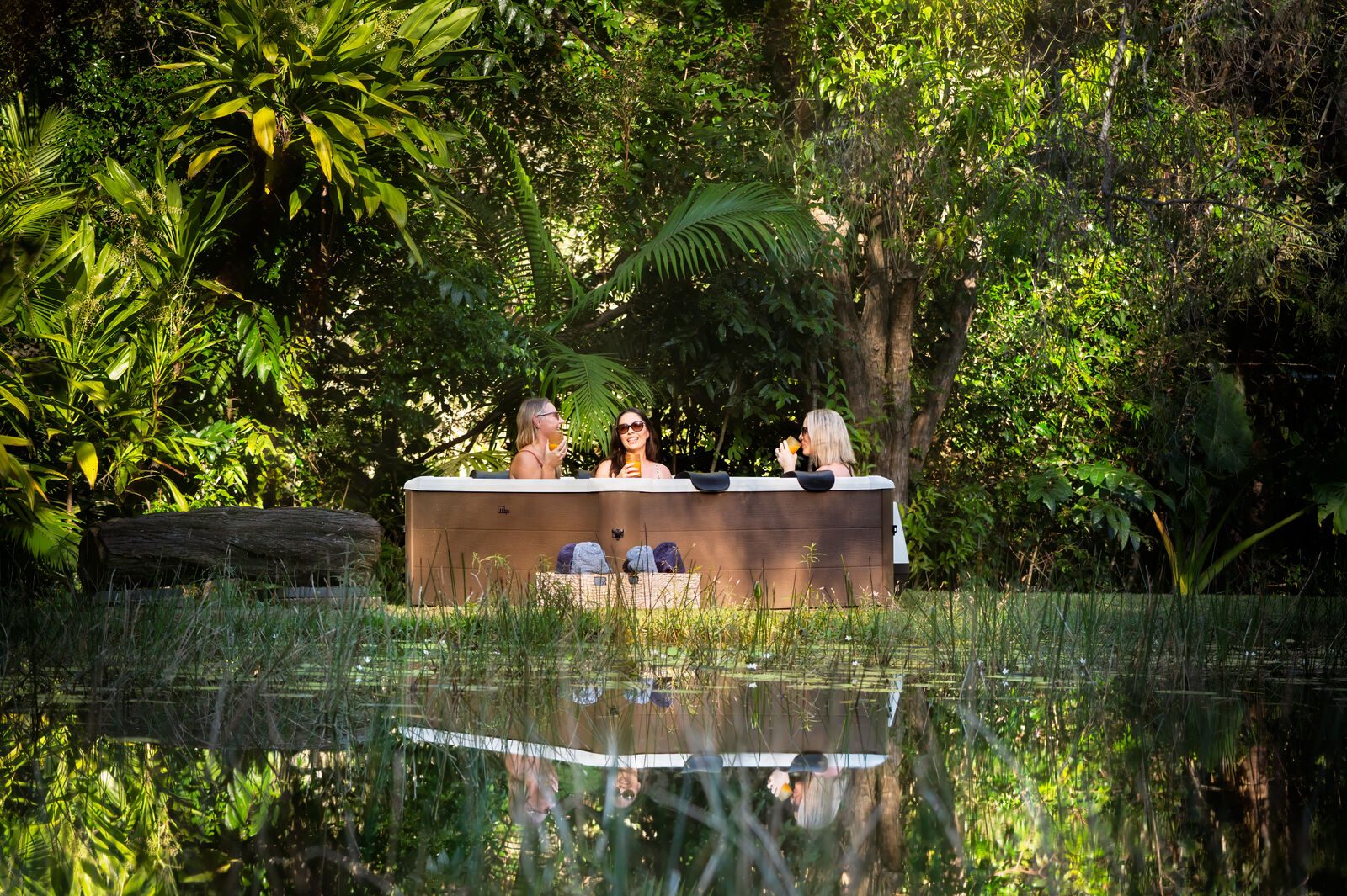 MSpa Whirlpool NEU AMBER AERO PLUS 2026 XXL 180cm inkl. App, LED, 8 Hydromassagedüsen, 140 Luftdüsen