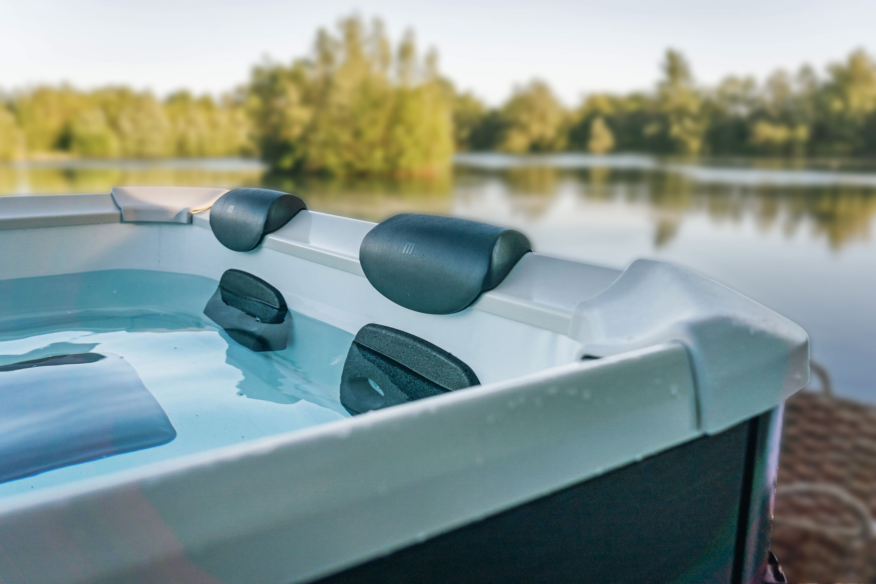 MSpa Whirlpool OSLO PLUS XXL 180 x 180 cm -  inkl. WiFi, LED, UVC