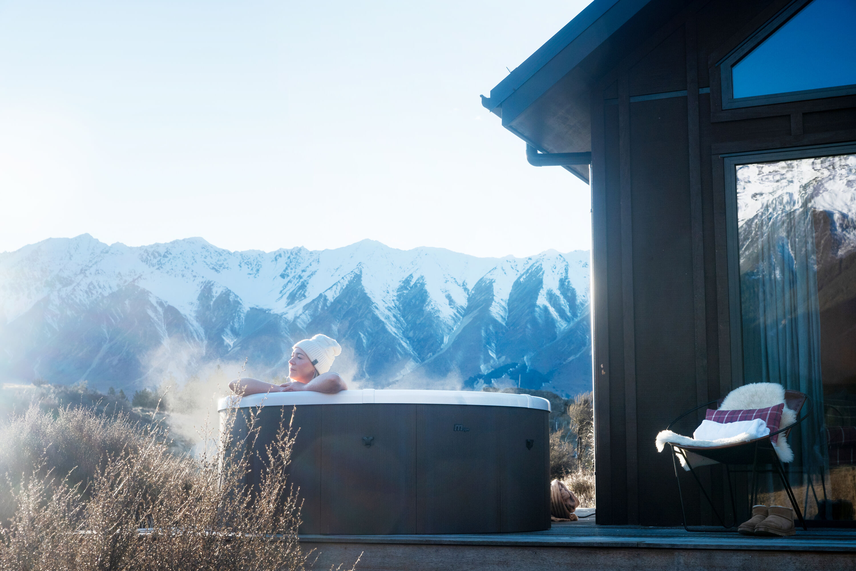 MSpa Whirlpool NEU ROVA 2026 inkl. App, LED, 8 Hydromassagedüsen, 130 Luftdüsen